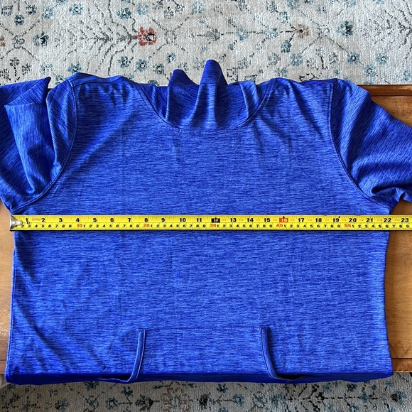 IZOD long sleeve running shirt with thumb holes and kangaroo pocket XL - Picture 8 of 8